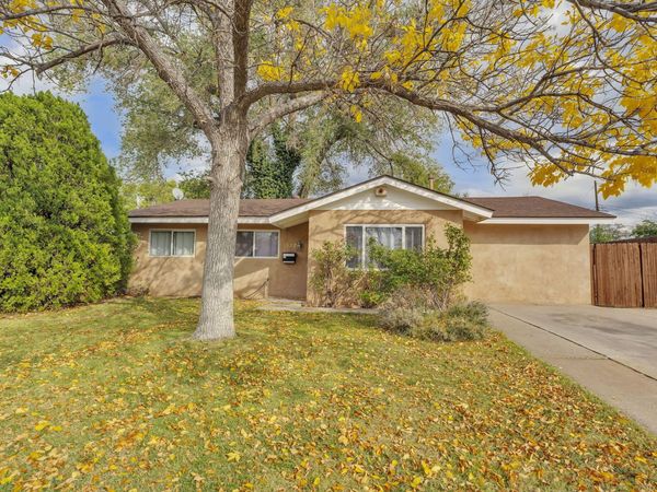 1522 Conchas Street NE, Albuquerque, NM 87112