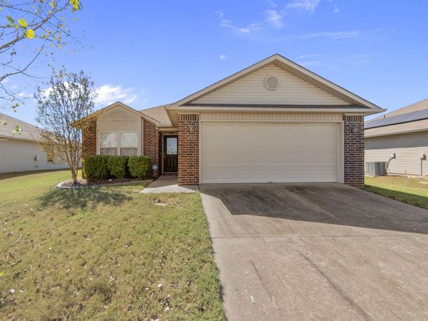 12212 Amaranth Dr, North Little Rock, AR 72117