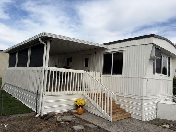 2325 NW Highland Avenue, Unit 16, Grants Pass, OR 97526