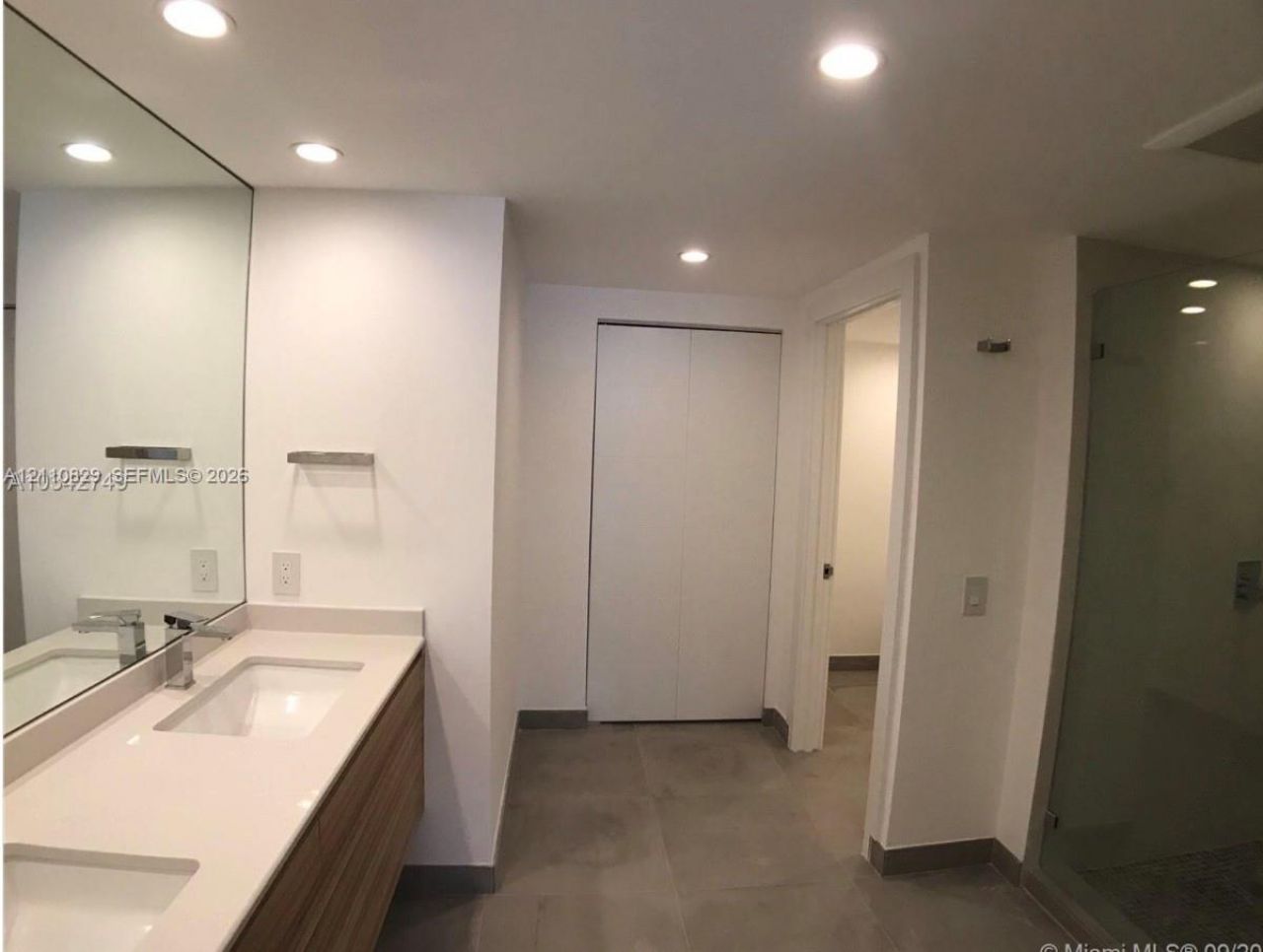 181 Crandon Blvd , Unit 102, Key Biscayne, FL 33149 Photo