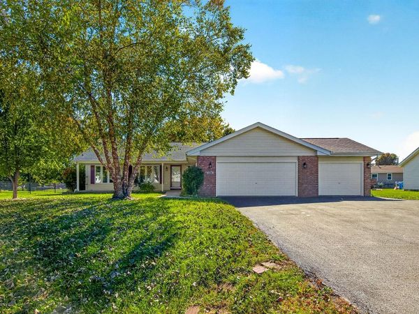 136 HARVEST GLENN Drive, DAVIS JUNCTION, IL 61020