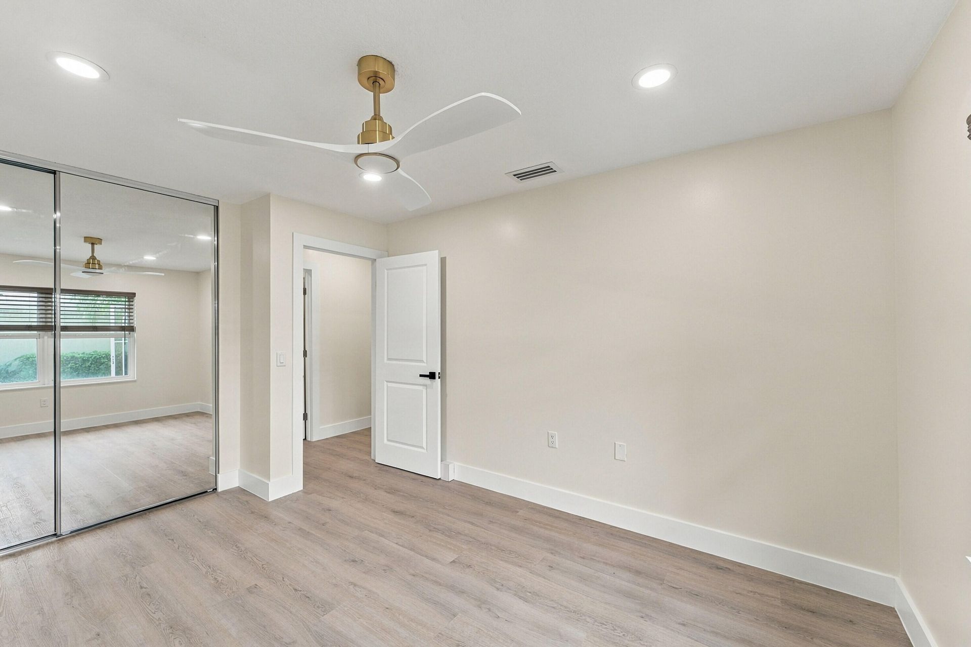 2398 Saratoga Bay Drive, West Palm Beach, FL 33409 Photo