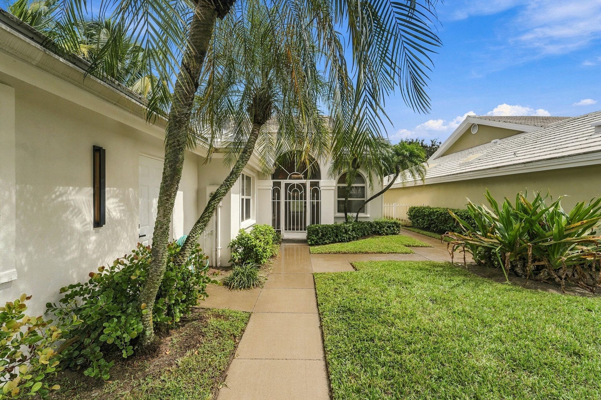 2398 Saratoga Bay Drive, West Palm Beach, FL 33409 Photo
