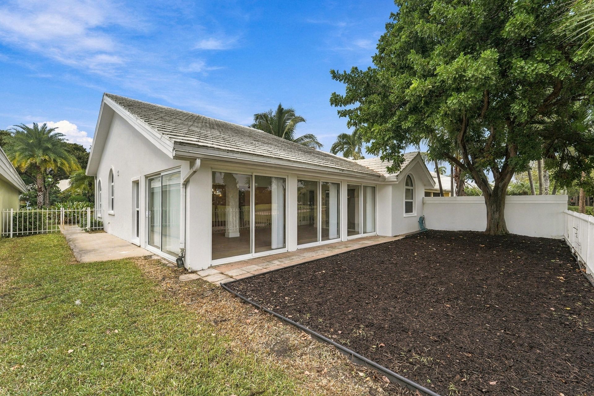 2398 Saratoga Bay Drive, West Palm Beach, FL 33409 Photo