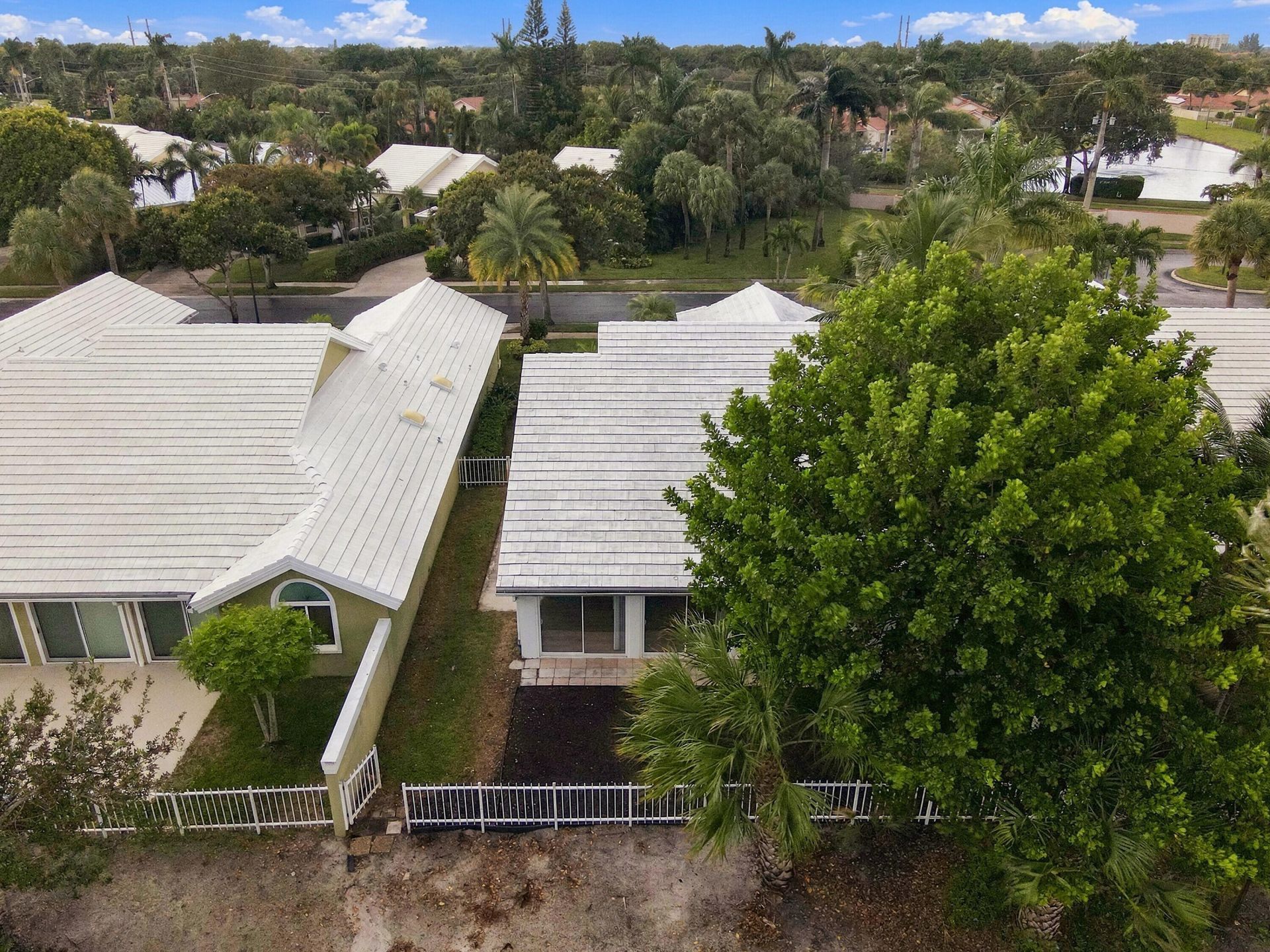 2398 Saratoga Bay Drive, West Palm Beach, FL 33409 Photo
