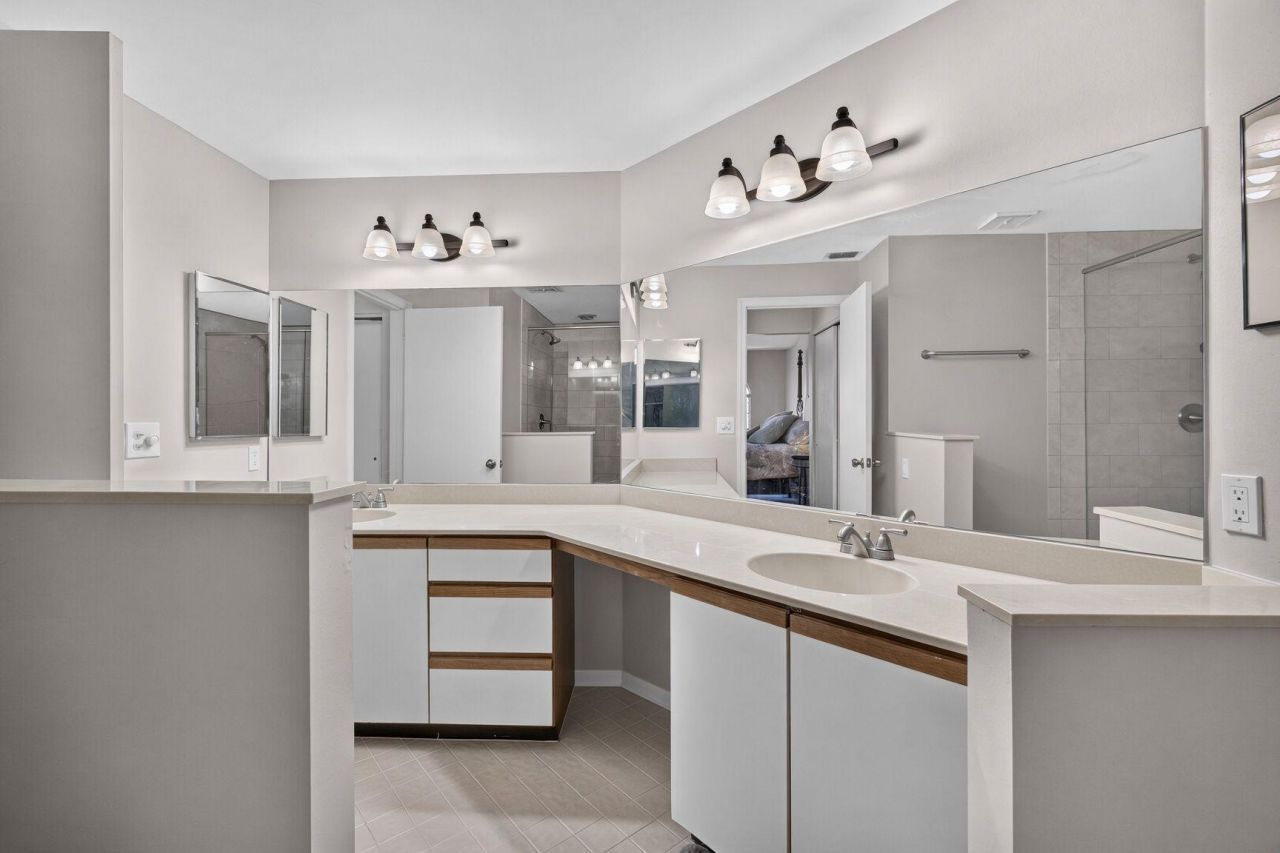 2439 Treasure Isle Drive, Unit 7, West Palm Beach, FL 33410 Photo