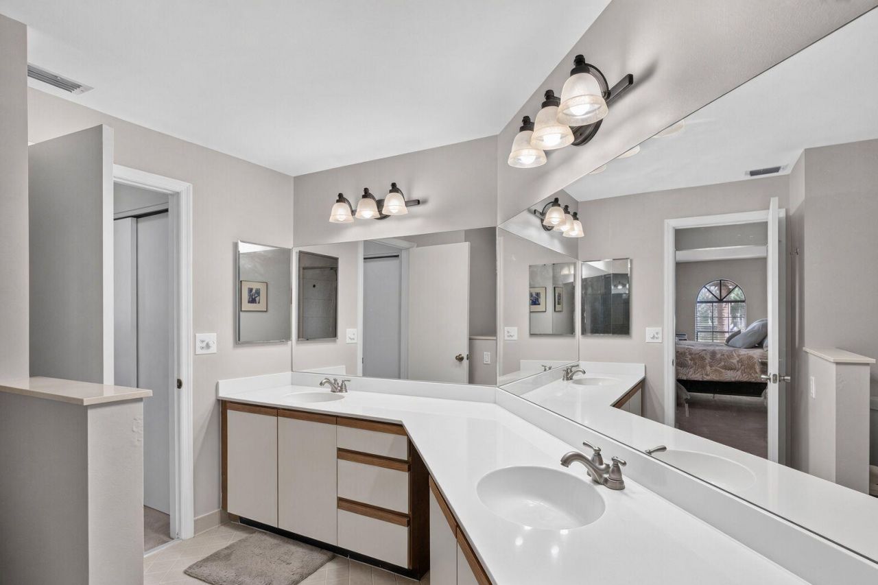 2439 Treasure Isle Drive, Unit 7, West Palm Beach, FL 33410 Photo