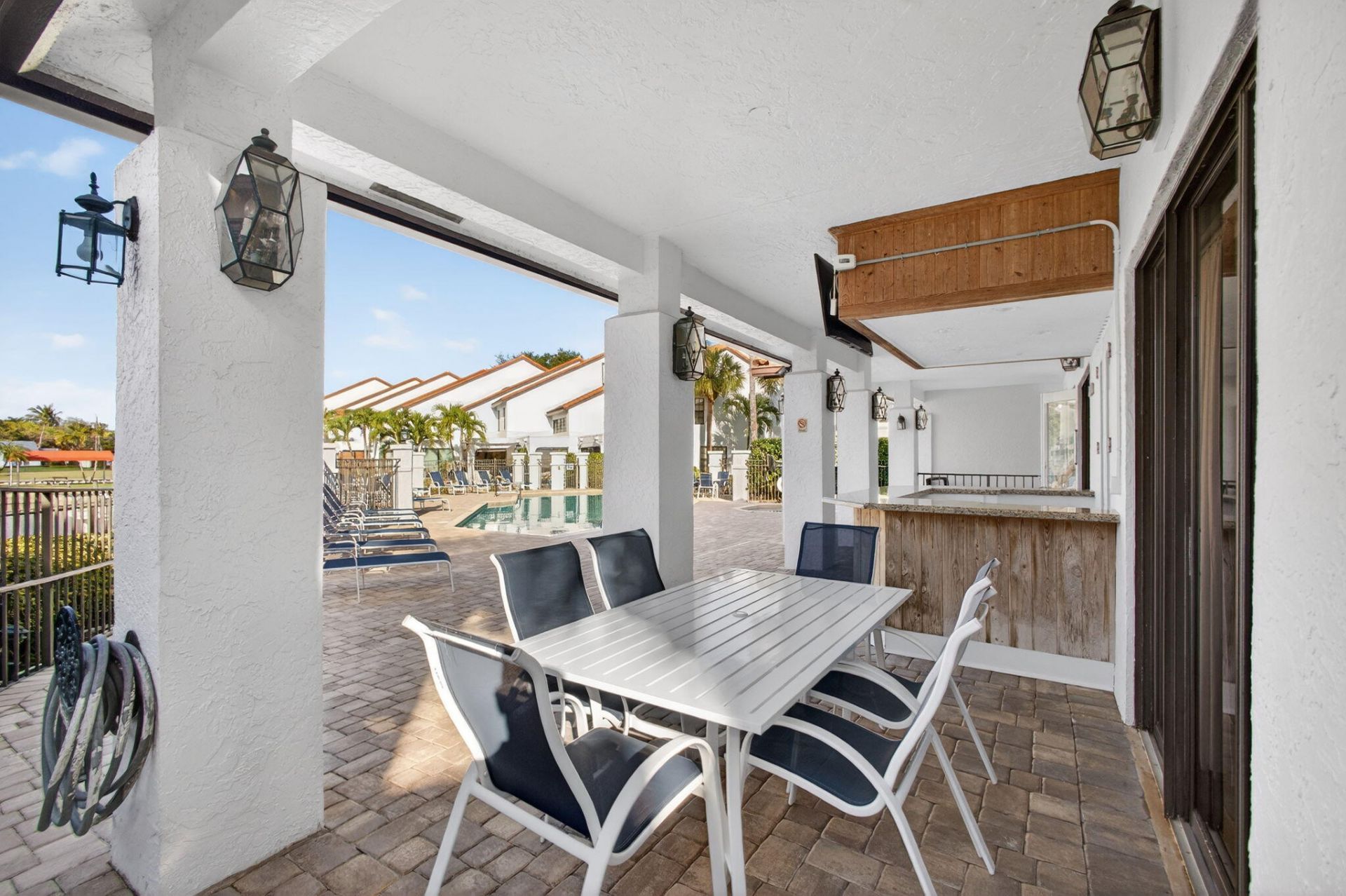 2439 Treasure Isle Drive, Unit 7, West Palm Beach, FL 33410 Photo