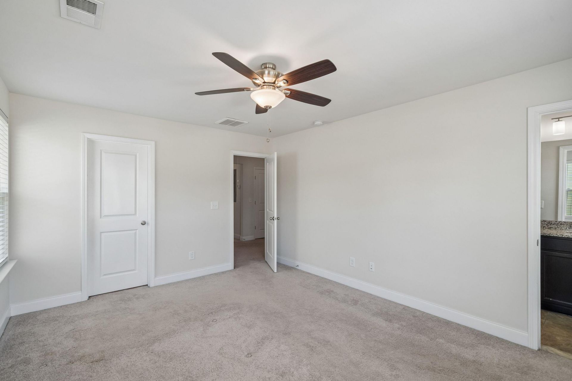 7813 Montview Road Photo 27