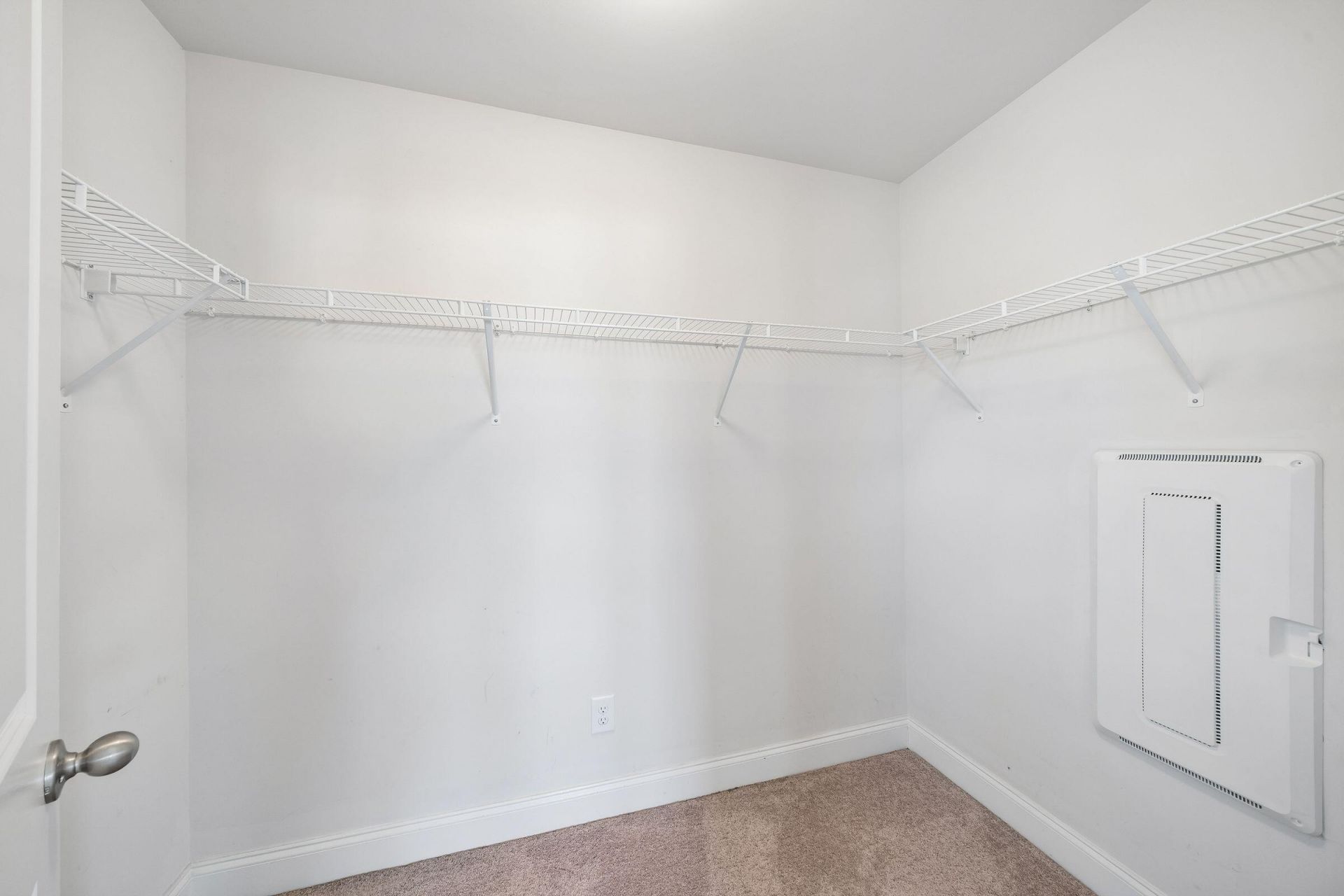 7813 Montview Road Photo 28