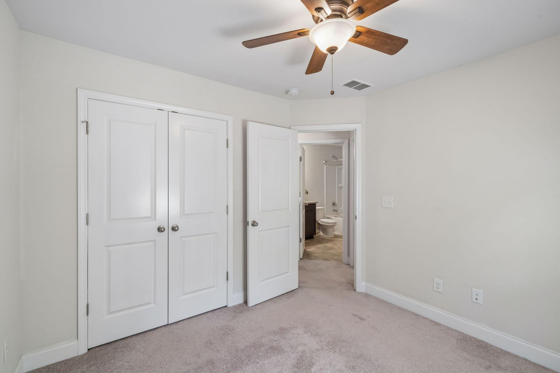 7813 Montview Road Photo 33