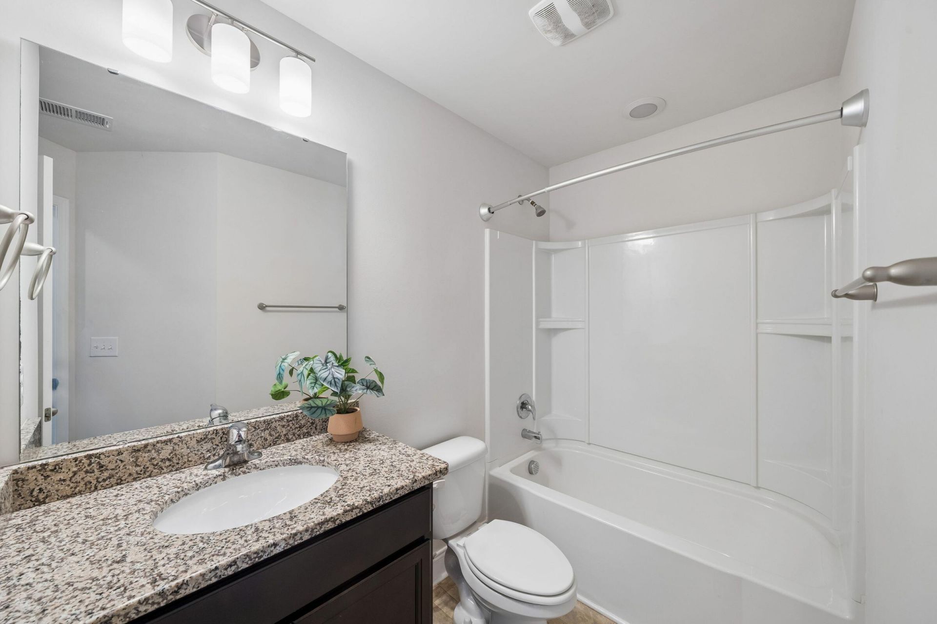 7813 Montview Road Photo 36