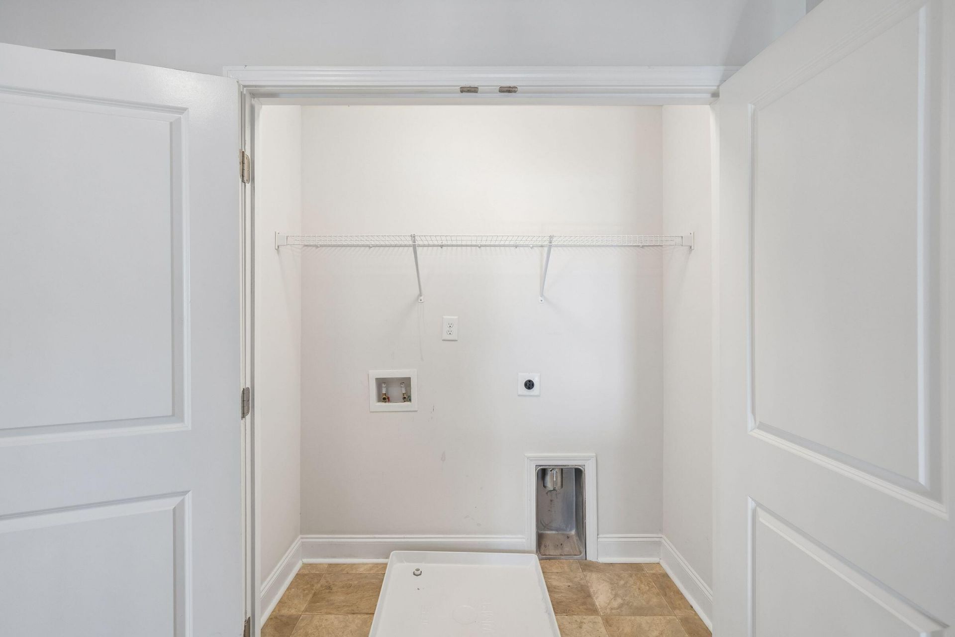 7813 Montview Road Photo 38