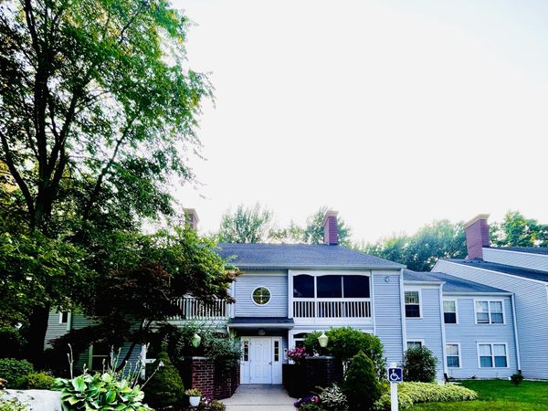 607 Curzon Court, Howell, MI 48843