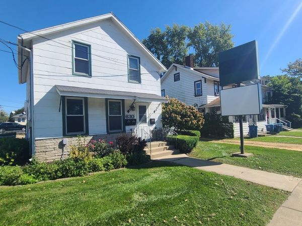 630 N Galena Avenue , Dixon, IL 61021