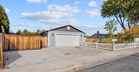 320 E Gault Way, Sparks, NV 89431 Photo