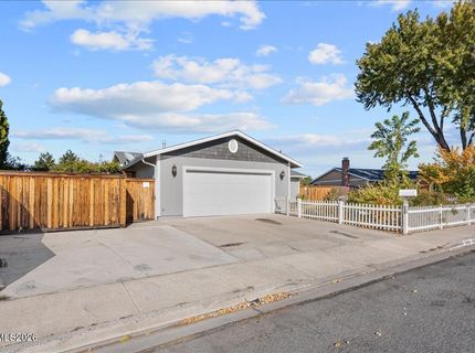 320 E Gault Way, Sparks, NV 89431 Photo