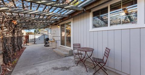 320 E Gault Way, Sparks, NV 89431 Photo
