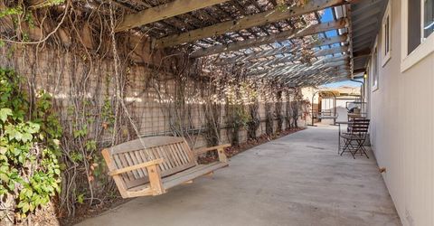 320 E Gault Way, Sparks, NV 89431 Photo