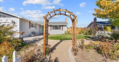 320 E Gault Way, Sparks, NV 89431 Photo