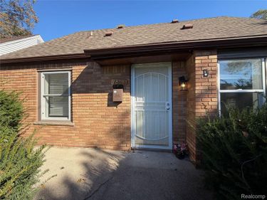 7806 Asbury Park , Detroit, Mi 48228