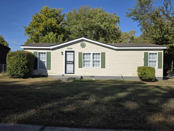 2956 LAKE PARK RD, Memphis, TN 38127