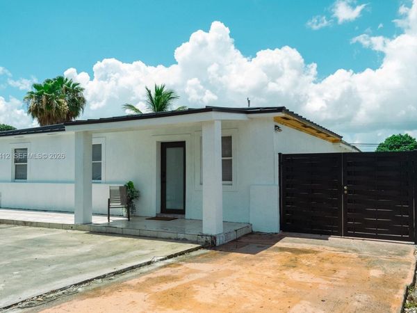 90 E 41st St , Hialeah, FL 33013