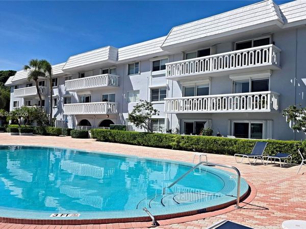 100 Edgewater Dr , Unit 115, Coral Gables, FL 33133