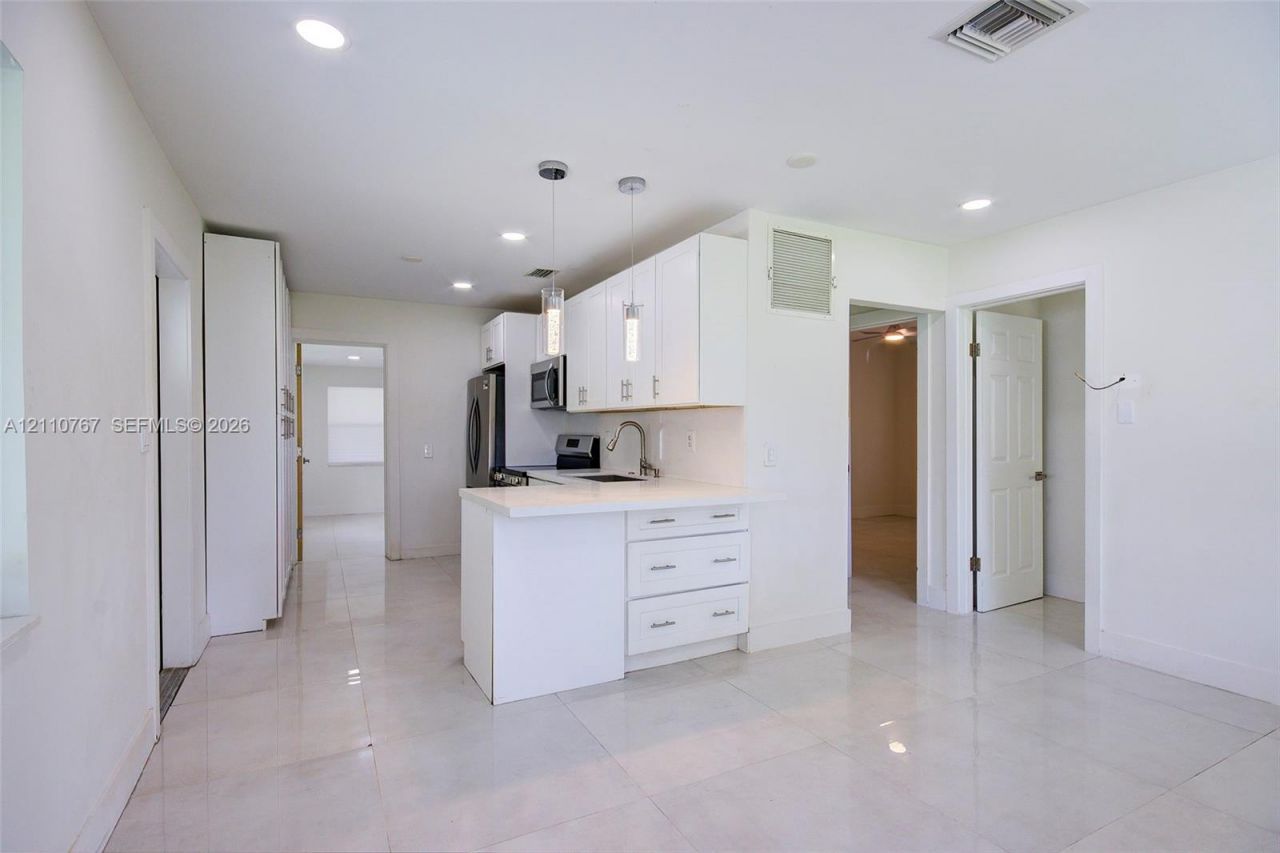 5305 Cleveland Rd , Delray Beach, FL 33484 Photo