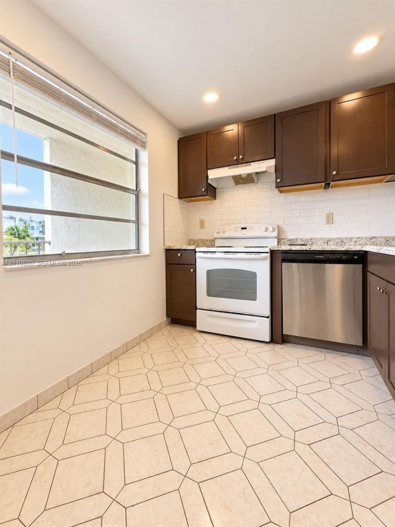3001 NW 48th Ave , Unit 339, Lauderdale Lakes, FL 33313 Photo