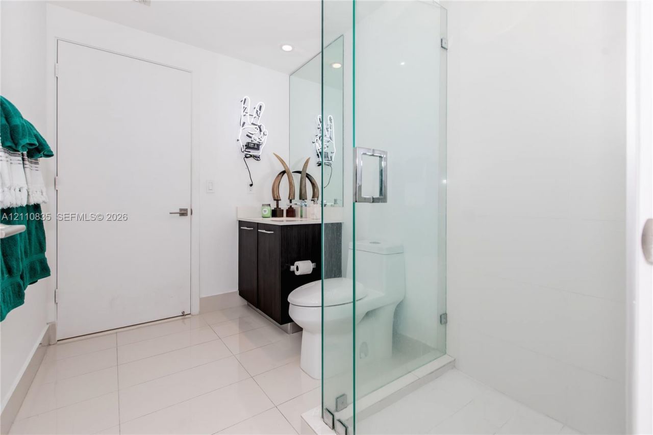 55 SW 9th St , Unit 2501, Miami, FL 33130 Photo