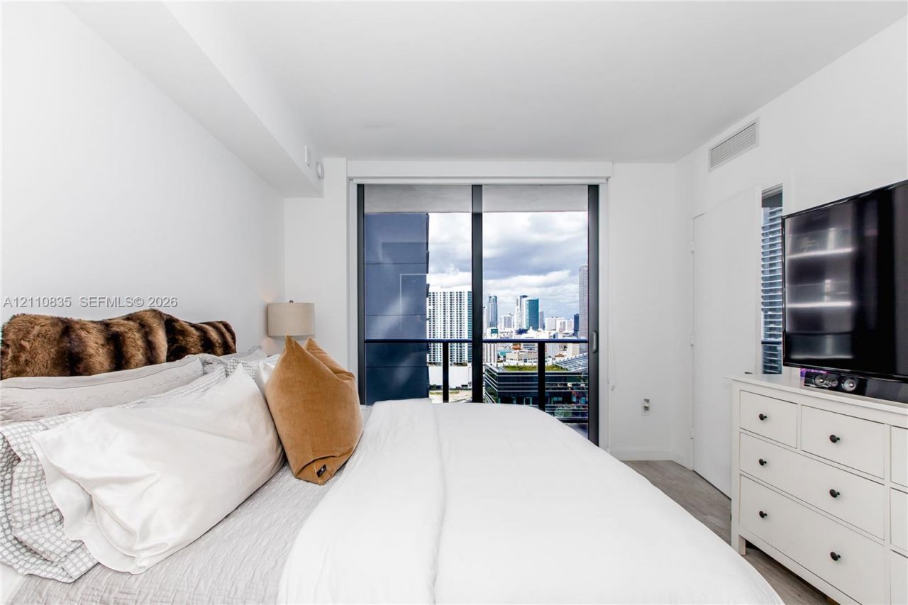 55 SW 9th St , Unit 2501, Miami, FL 33130 Photo