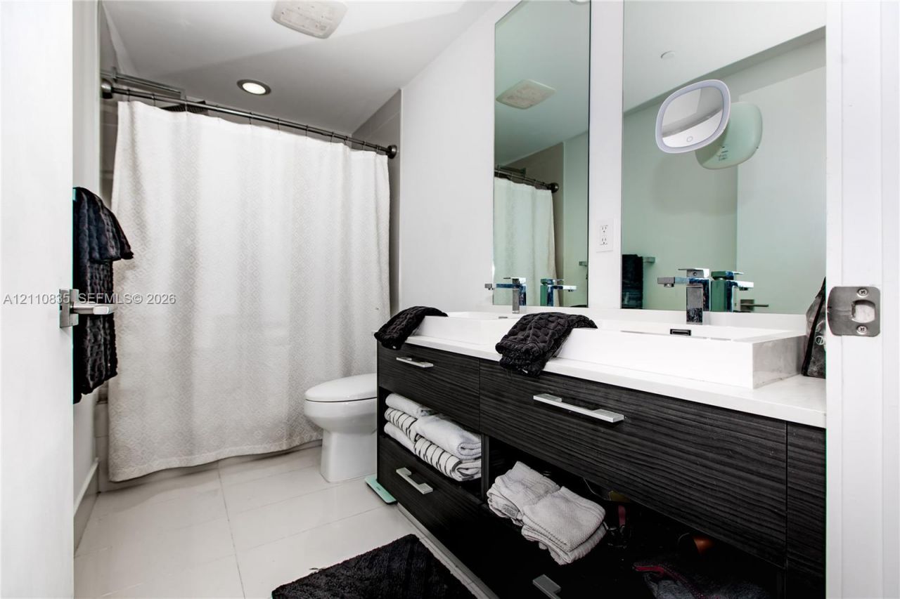 55 SW 9th St , Unit 2501, Miami, FL 33130 Photo