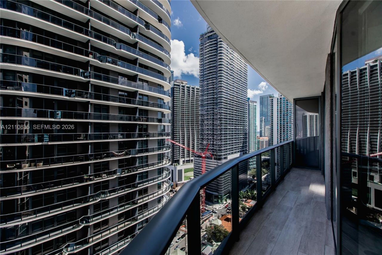 55 SW 9th St , Unit 2501, Miami, FL 33130 Photo