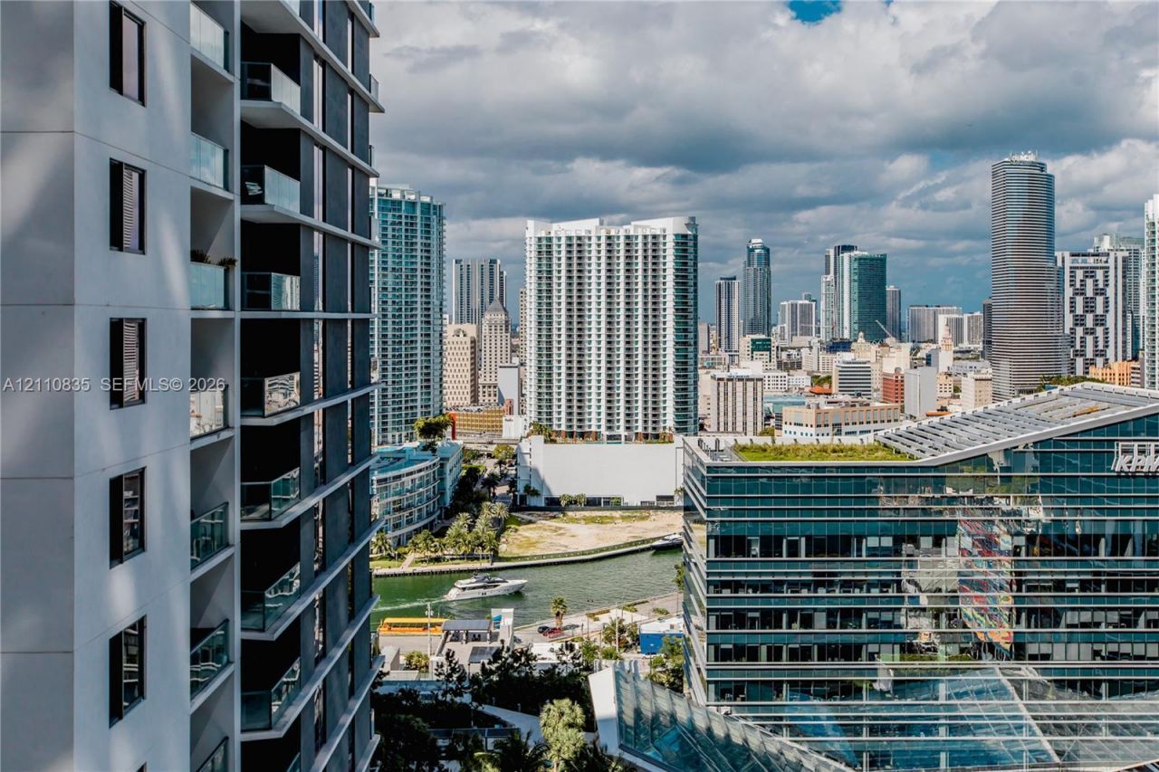 55 SW 9th St , Unit 2501, Miami, FL 33130 Photo