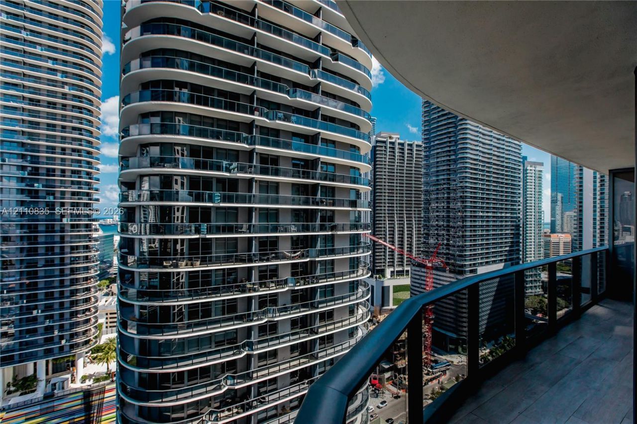 55 SW 9th St , Unit 2501, Miami, FL 33130 Photo