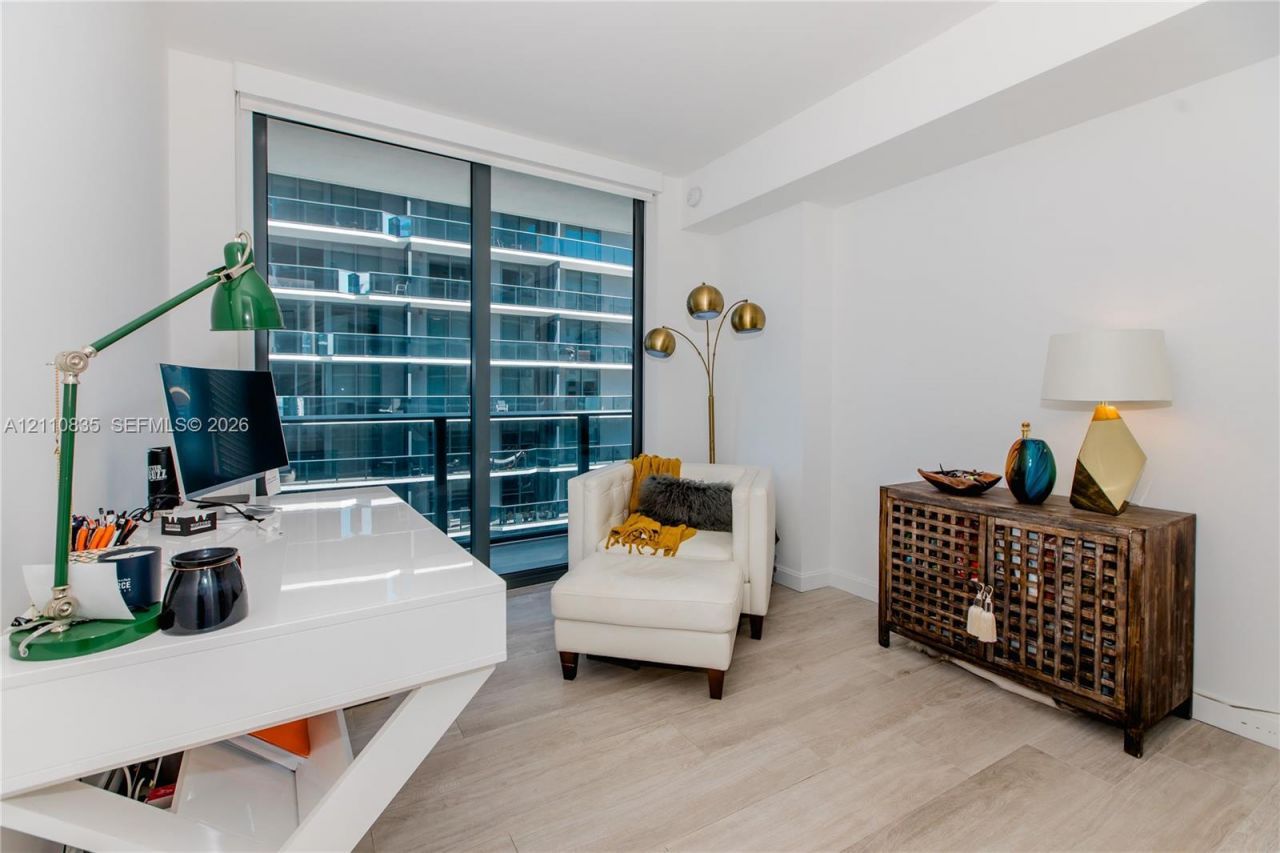 55 SW 9th St , Unit 2501, Miami, FL 33130 Photo