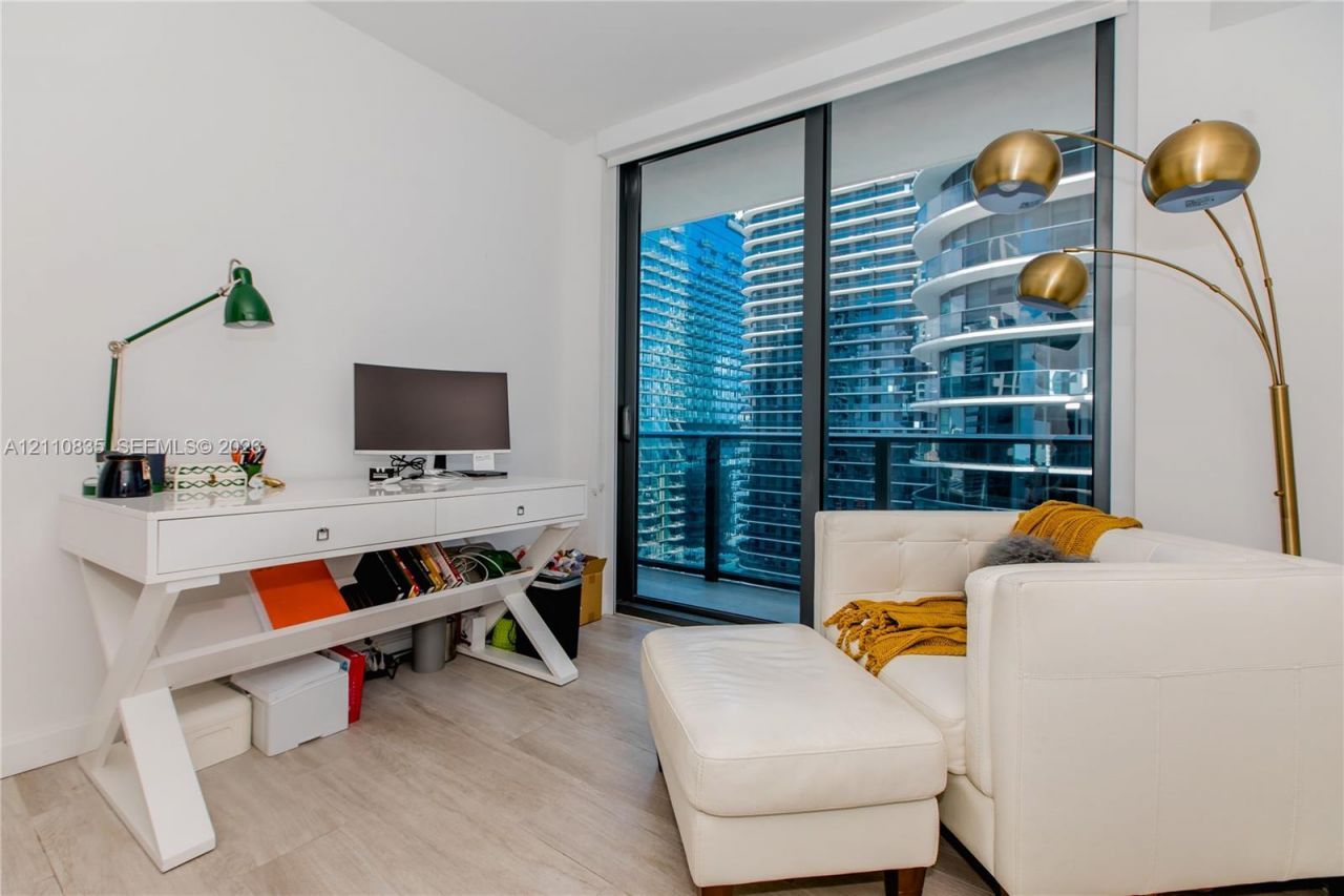 55 SW 9th St , Unit 2501, Miami, FL 33130 Photo
