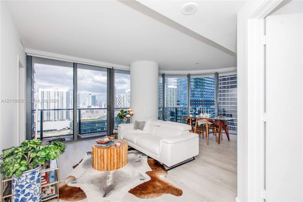 55 SW 9th St , Unit 2501, Miami, FL 33130 Photo