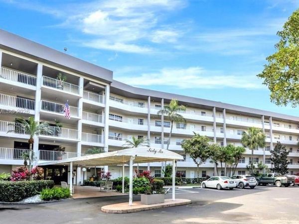 565 Oaks Ln , Unit 410, Pompano Beach, FL 33069