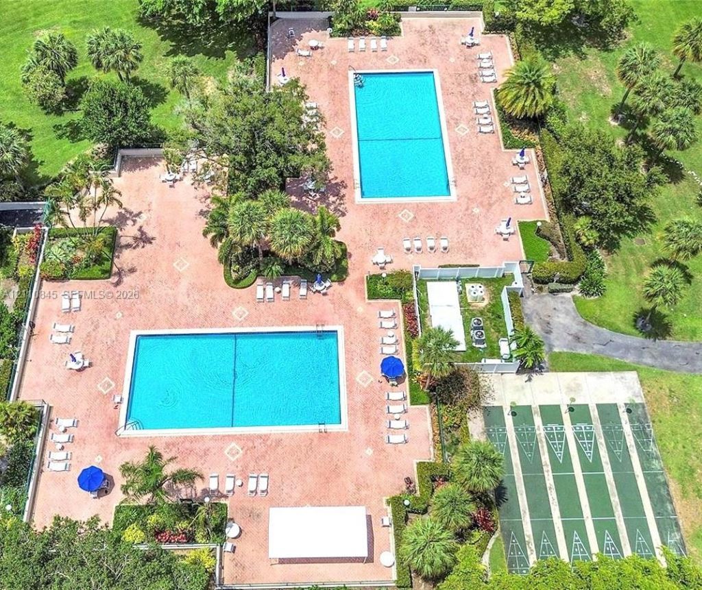 565 Oaks Ln, Unit 410, Pompano Beach, FL 33069 Photo