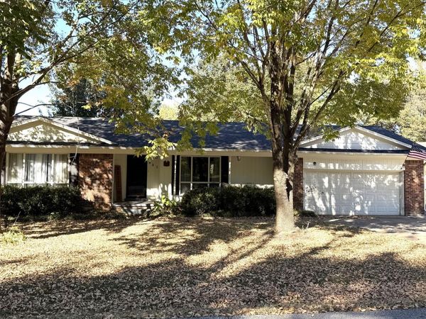 332 Central Avenue , Bradford, TN 38316