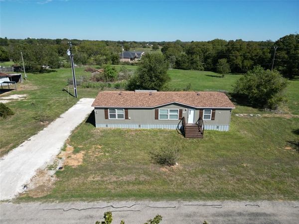2637 County Road 429 , Cleburne, TX 76031