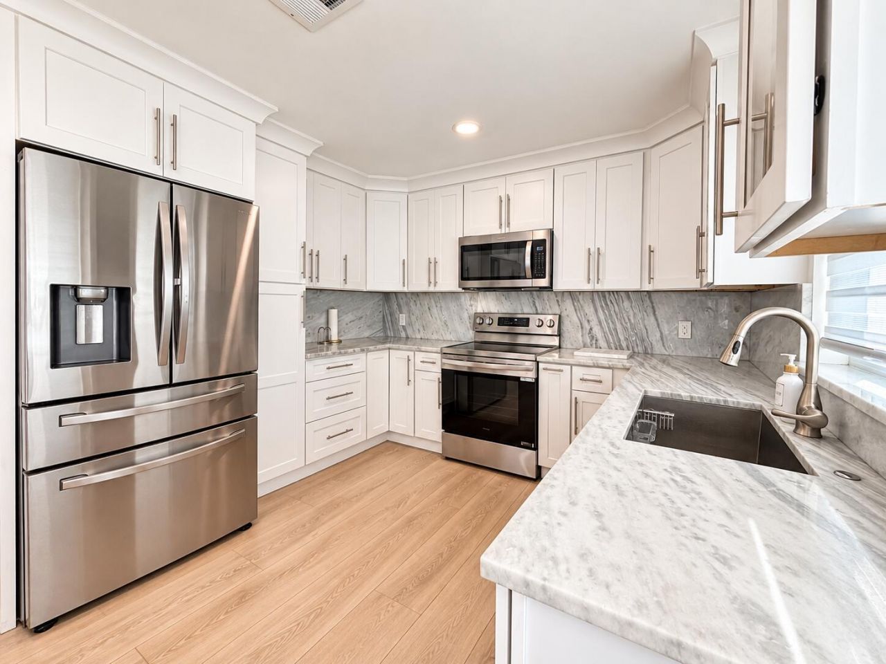 4136 Linda Lane, Unit 1, Palm Springs, FL 33406 Photo