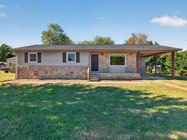 196 Winter Dr , Dowelltown, TN 37059