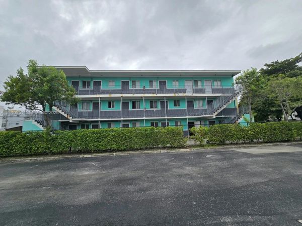 535 NW 7th St, Unit 8, Miami, FL 33136