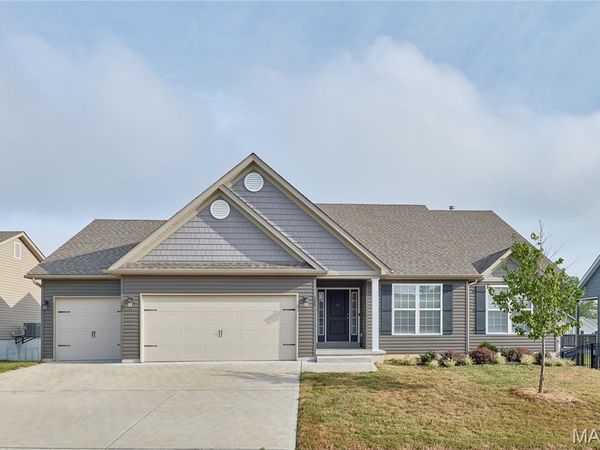 125 Hayfield Drive, Moscow Mills, MO 63362