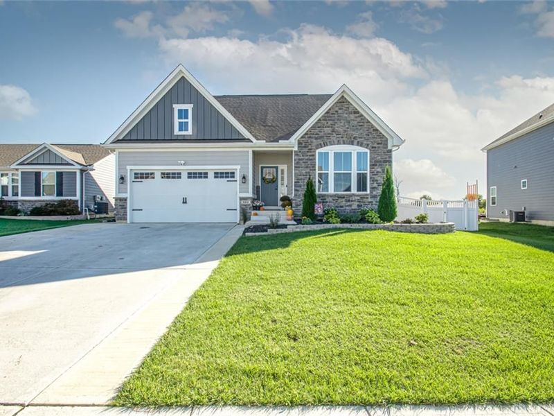 863 Cedar Grove Drive, Tipp City, OH 45371 Photo 1