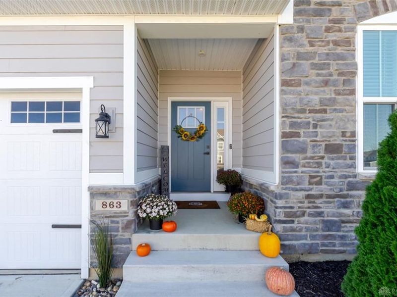863 Cedar Grove Drive, Tipp City, OH 45371 Photo 2