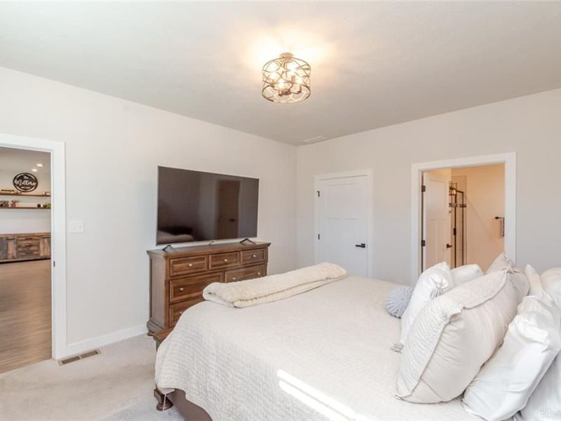 863 Cedar Grove Drive, Tipp City, OH 45371 Photo 24